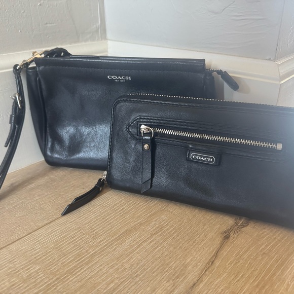 Coach Black Leather Wristlet & Wallet Duo - Picture 1 of 8